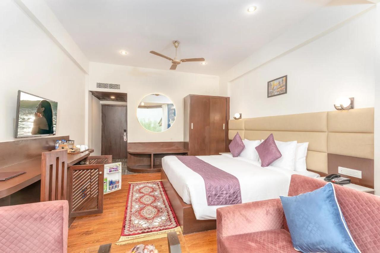 The Chinar Srinagar Hotel Buitenkant foto